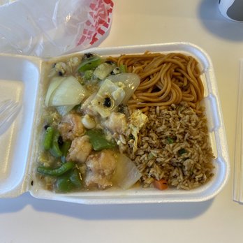 China A Go Go - L24. Shrimp with Lobster Sauce Lunch - Chinese Near Me - Las Vegas, Nevada