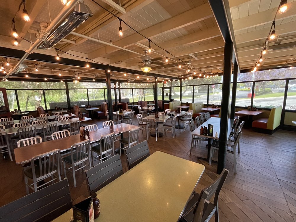 Lucille's Smokehouse Bar-B-Que
