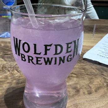 Wolfden Brewing Company - Lavender Lemonade - Brewpubs Near Me - Bloomingdale, Illinois