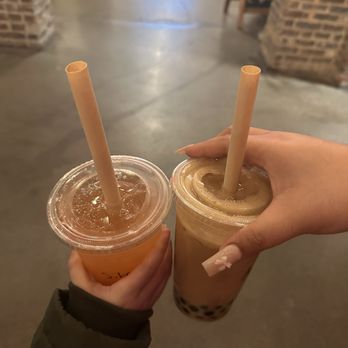 Eat Bubbles - Assam black tea & strawberry lemonade - Bubble Tea Near Me - Nashville, Tennessee