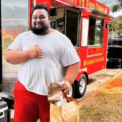 Johnny T’s Food Truck - Satisfied customer