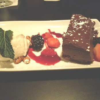 Baxters American Grille - Flourless chocolate cake - New American Near Me - Bloomington, Illinois