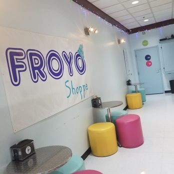 Froyo Shoppe - brightly colored stools and tables - Ice Cream & Frozen Yogurt Near Me - Simsbury, Connecticut
