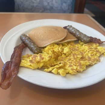 Golden Griddle Pancake House - Breakfast & Brunch Near Me - Evergreen Park, Illinois