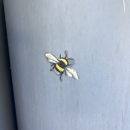 Bee sticker