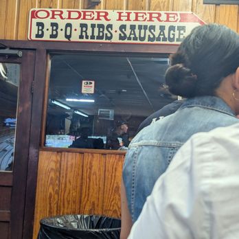 City Market - I've been coming here 30 years and never waited over 10-25 minutes - Barbeque Near Me - Luling, Texas City Market - I've been coming here 30 years and never waited over 10-25 minutes - Barbeque Near Me - Luling, Texas