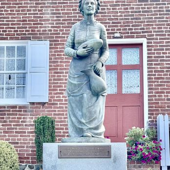 Jennie Wade House Museum - Jennie Wade statue - Museums Near Me - Gettysburg, Pennsylvania Jennie Wade House Museum - Jennie Wade statue - Museums Near Me - Gettysburg, Pennsylvania