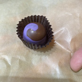 French Broad Chocolate - Honey Lavender Milk Chocolate - Chocolatiers & Shops Near Me - Atlanta, Georgia