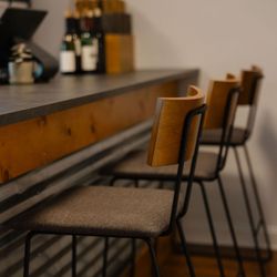 Le Tesh Wine Lounge