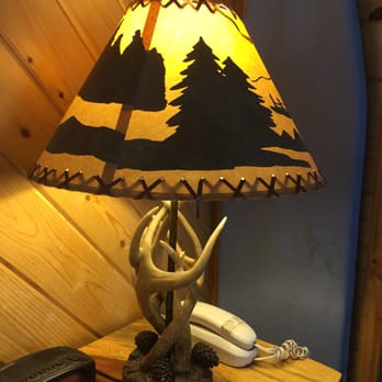 Big Bear Frontier - Awesome lamp - Hotels Near Me - Big Bear Lake, California