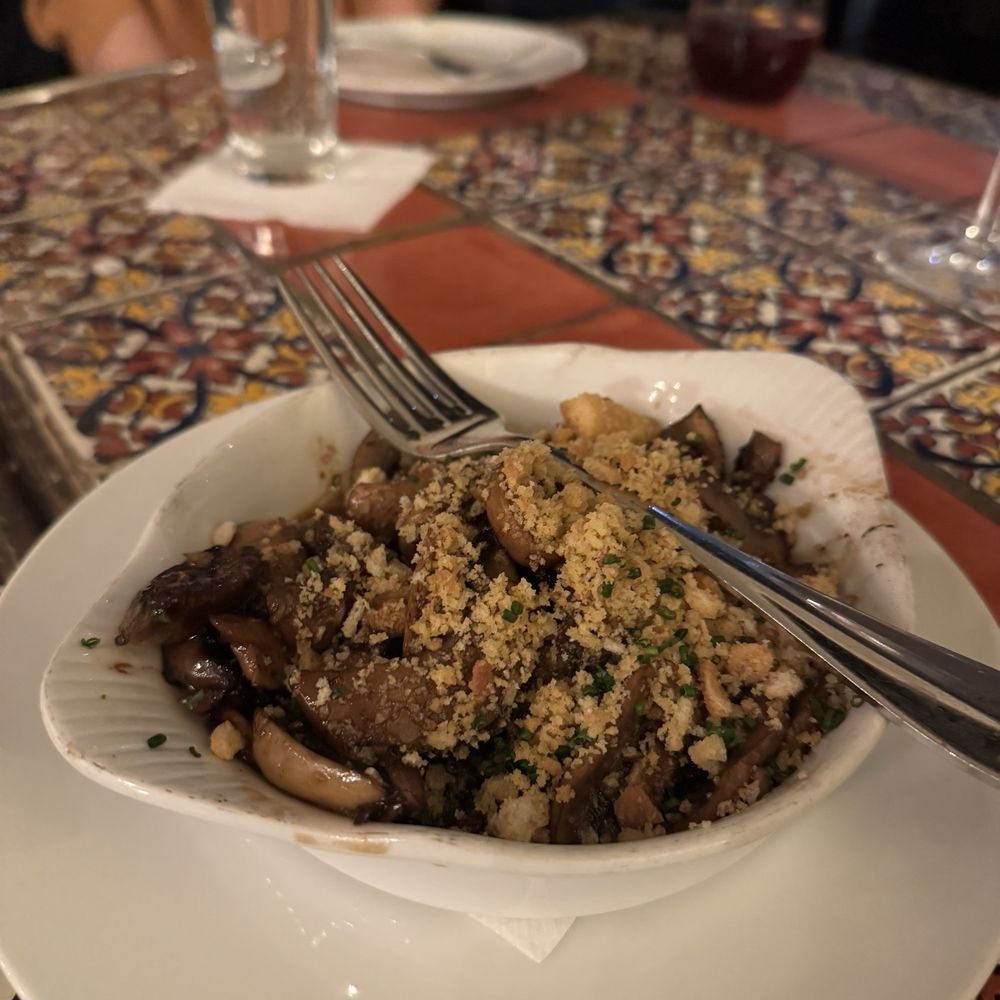 Casa Córdoba - Mushrooms - Spanish Near Me - Montrose, California Casa Córdoba - Mushrooms - Spanish Near Me - Montrose, California