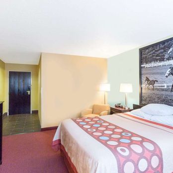 Super 8 by Wyndham Richmond - 1 Queen Bed Room - Hotels Near Me - Richmond, Kentucky Super 8 by Wyndham Richmond - 1 Queen Bed Room - Hotels Near Me - Richmond, Kentucky