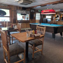 Trail Lake Lodge - Indoor seating