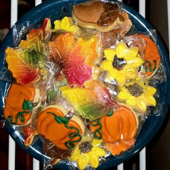 Crows Custom Cookies - Beautiful Fall Cookies - Desserts Near Me - Frazier Park, California