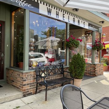 Whelan's Coffee & Ice Cream - Exterior + Outdoor Seating - Coffee & Tea Near Me - Oconomowoc, Wisconsin