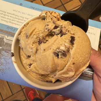 B's Ice Cream - Pumpkin Oreo nomnom - Ice Cream & Frozen Yogurt Near Me - Plymouth, Massachusetts B's Ice Cream - Pumpkin Oreo nomnom - Ice Cream & Frozen Yogurt Near Me - Plymouth, Massachusetts