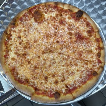 Tre Fratelli - Large Cheese Pizza well done - not much droop, great balance of sauce and cheese, crackery crust, pretty good! - Pizza Near Me - Langhorne, Pennsylvania