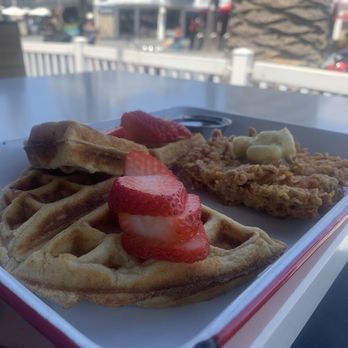 American Junkie - Chicken n Waffles - American Near Me - Hermosa Beach, California
