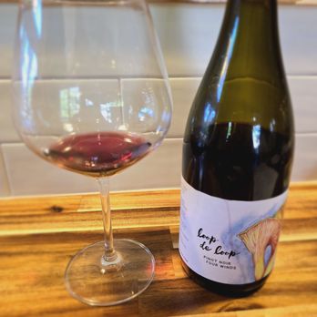 Anna's Table - Delicious Pinot Noir from Loop De Loop - Seafood Near Me - Cannon Beach, Oregon