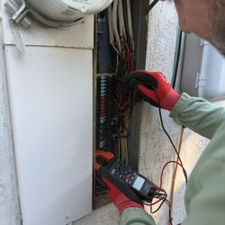 Solir Electric - Electrical panel troubleshooting by Solir Electric. Electrician Sacramento, electrical troubleshooting, panel diagnostics, breaker panel
