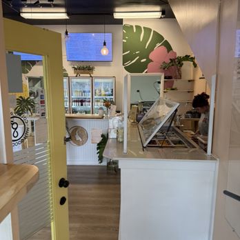 Maui Juice Co - Juice Bars & Smoothies Near Me - Wailuku, Hawaii Maui Juice Co - Juice Bars & Smoothies Near Me - Wailuku, Hawaii
