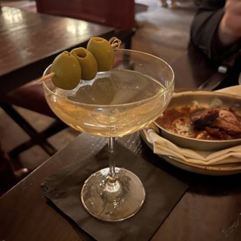 OAK Long Bar + Kitchen - Martini - Bars Near Me - Boston, Massachusetts