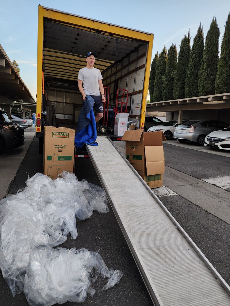 ECO MOVING LLC