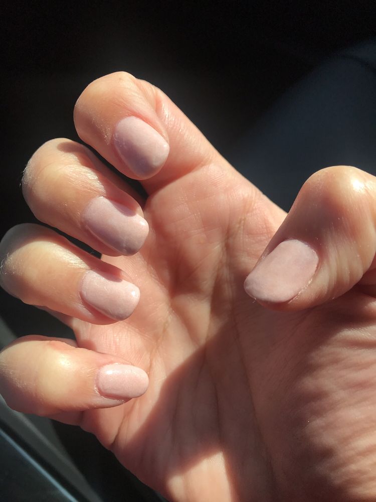 Emmy's Nails Logo