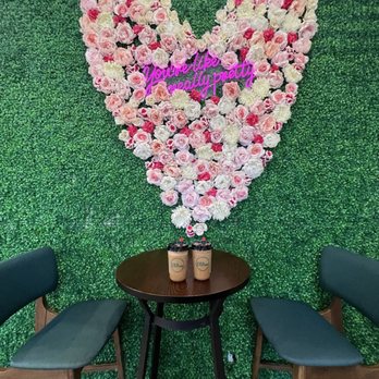 Elitea - Seating with the heart and Vietnamese style coffee - Bubble Tea Near Me - Glen Ellyn, Illinois