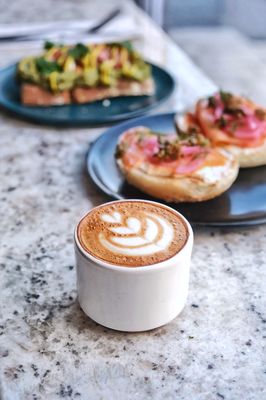 The Beverley Hotel Queen West, Sonder by null