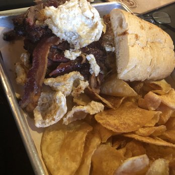 Gettin' Basted - Porker w/homemade chips - Barbeque Near Me - Branson, Missouri