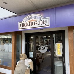 Rocky Mountain Chocolate Factory - Entry with big bear