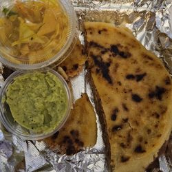 Mi Sabor Latino - Papusa with sauces