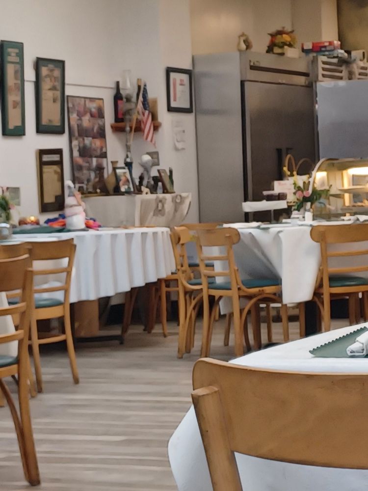 Chams Lebanese Cuisine Logo