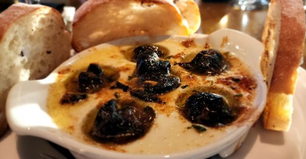 Vogue Bistro by null