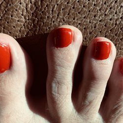 DV Nails & Spa - Sloppy polish