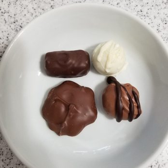 Mamancy Tea & Chocolate - Top Left: dark raspberry, white matcha Botton Left:  caramel nut milk chocolate round, chai - Chocolatiers & Shops Near Me - Beaverton, Oregon