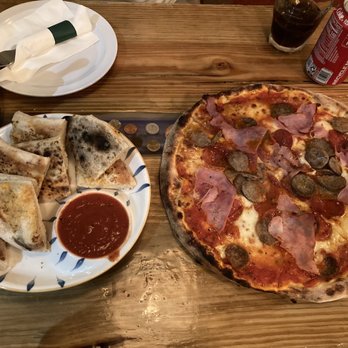 Pizza Pazza - Garlic Bread and Meat Lover s Pizza - Pizza Near Me - Miami, Florida