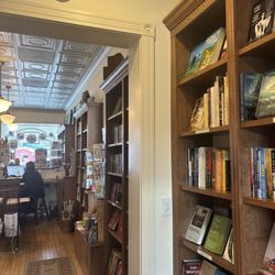 Apostle Islands Booksellers