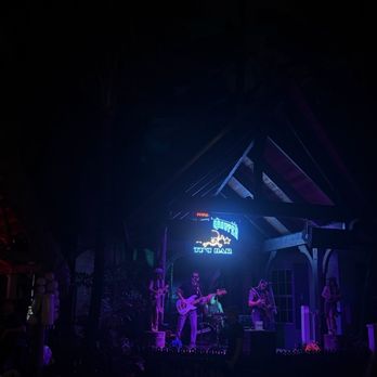 Square Grouper Tiki Bar - Tiki Bars Near Me - Jupiter, Florida