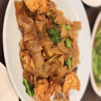 Ruen Pair - Pad See Ew - Thai Near Me - Los Angeles, California Ruen Pair - Pad See Ew - Thai Near Me - Los Angeles, California