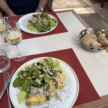 Le Savoie - Restaurants Near Me - Margaux, 33 Le Savoie - Restaurants Near Me - Margaux, 33