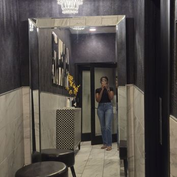 Bavette Grill - Cute bathrooms - New American Near Me - Plano, Texas