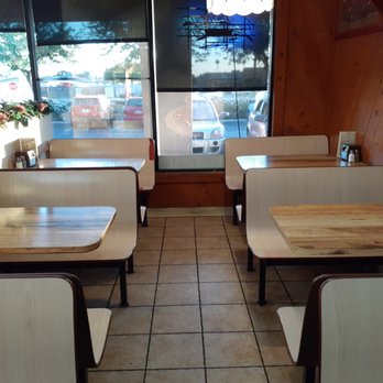 Pizza by Napoli - tables and booths in a restaurant - Pizza Near Me - Phoenix, Arizona Pizza by Napoli - tables and booths in a restaurant - Pizza Near Me - Phoenix, Arizona