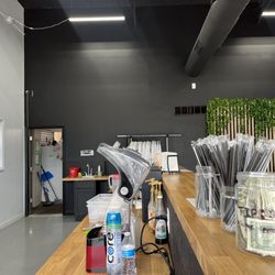 Monroe Nutrition - Mixing counter