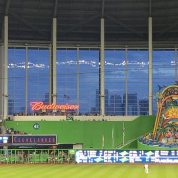 Miami Marlins - Crazy fountain that lights up when there is a home run - Professional Sports Teams Near Me - Miami, Florida Miami Marlins - Crazy fountain that lights up when there is a home run - Professional Sports Teams Near Me - Miami, Florida