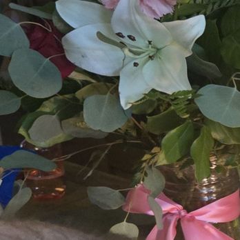 Avas Flowers - Florists Near Me
