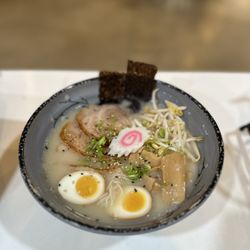 Sumo Poke Bowl & Ramen