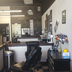 Lucky's 13 Tattoo Shop - Work Stations