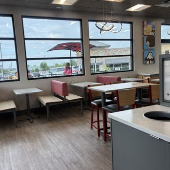 Dairy Queen - Inside - Ice Cream & Frozen Yogurt Near Me - Lake Elmo, Minnesota